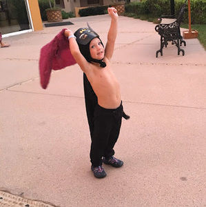 Meet your Posher, Mona